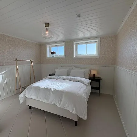 In Beautiful Surroundings Close To The Zoo Apartamento Kristiansand