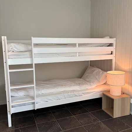 In Beautiful Surroundings Close To The Zoo *